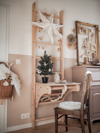 Bukowa nakładka BenchTop służąca jako biurko do drabinki BenchK na drewniany drążek do podciągania