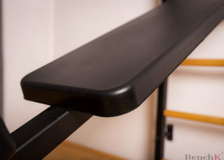 Obracana ławka treningowa BenchK B1 (czarna lub biała) z rolkami pod kolana i dodatkowym siedziskiem