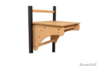 Bukowa nakładka BenchTop służąca jako biurko do drabinki BenchK na drewniany drążek do podciągania