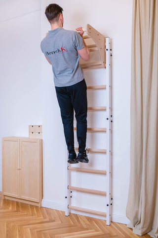 Regulowany bukowy drążek do podciągania BenchK PB076/PB204 do drabinki drewnianej i z metalowymi profilami