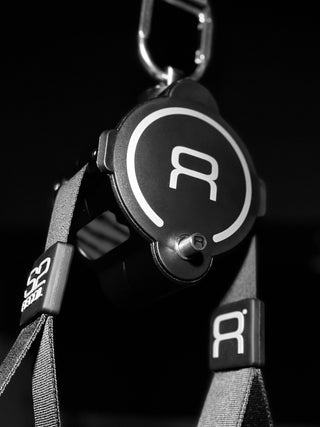 Podwieszane pasy treningowe do ćwiczeń BenchK RECOIL z uchwytem do drzwi i torbą